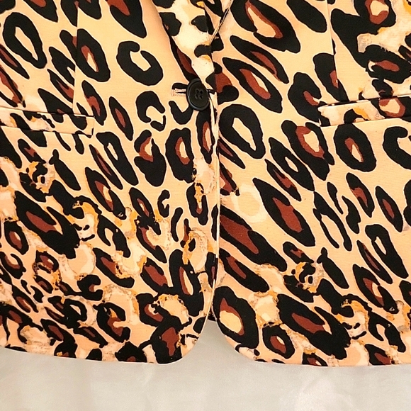 FLASH SALE! Jones Studio Leopard Blazer, Shawl Collar, Pockets, Single Button, 6 - Picture 4 of 10